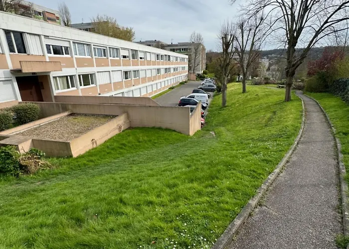 Le Vallon Saint Hilaire, Parking Gratuit * Руан